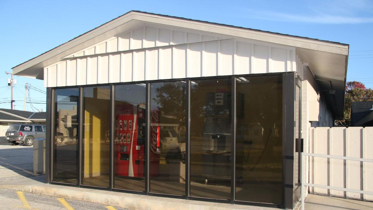 拉尼德城市居民酒店 Larned 外观 照片